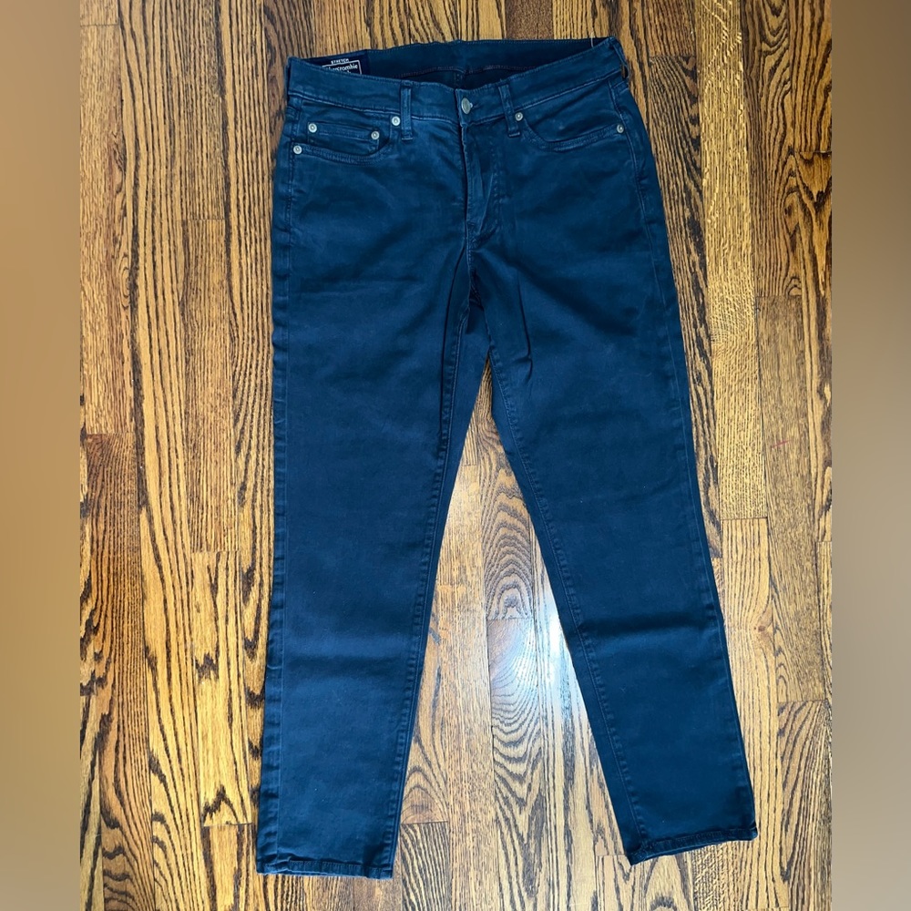 Skinny jean from top to bottom with built in stretch.